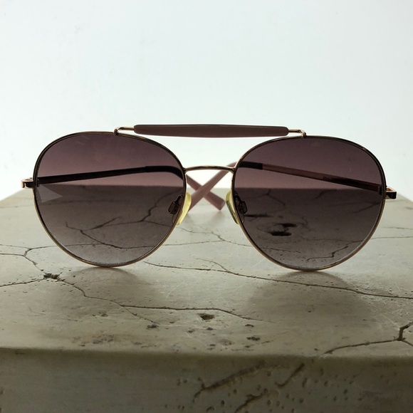 Oscar DeLa Renta Gold Aviator Frame With Pink Accent Thin Arm  Gray Tint - Picture 2 of 6